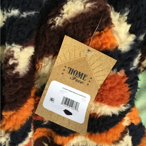 NWT Aztec Fleece - Picture 3 of 5